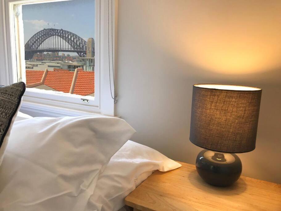 The Views - Uninterrupted Harbour Bridge *